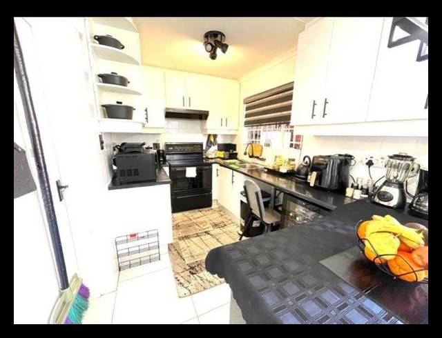 2 BEDROOM HOUSE FOR SALE IN WITFIELD